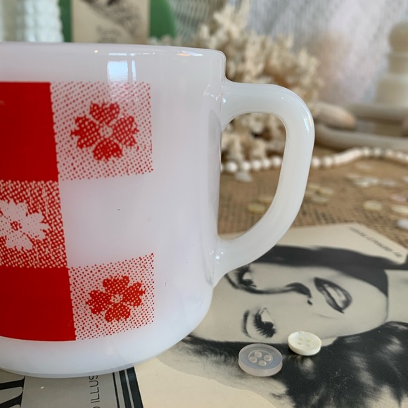 Vintage Milk Glass Mug 💌 - Picture 12 of 12